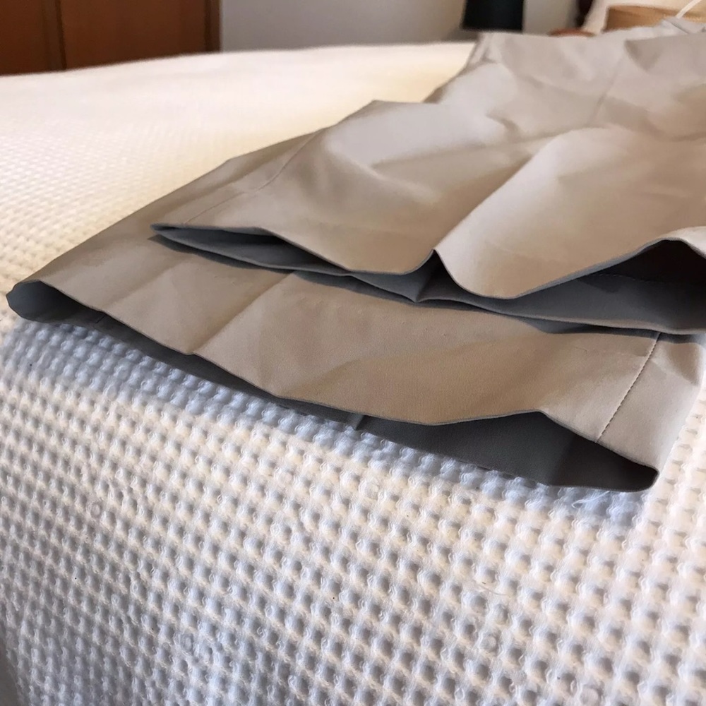 Uniqlo Size 40 Light Pants Work Corporate Office - Picture 4 of 4